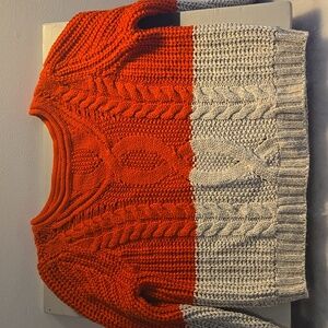 VENUS Cable Knit V-Neck Sweater in Red and Gray